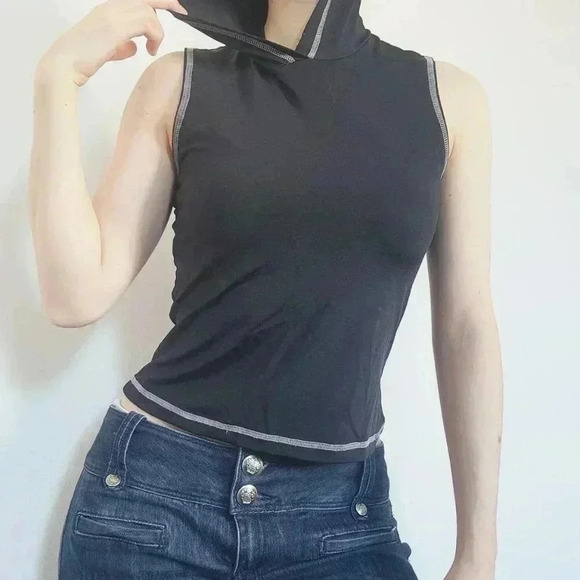 Vintage 80s basic black sleeveless hooded top with white contrast stitching - Picture 2 of 12